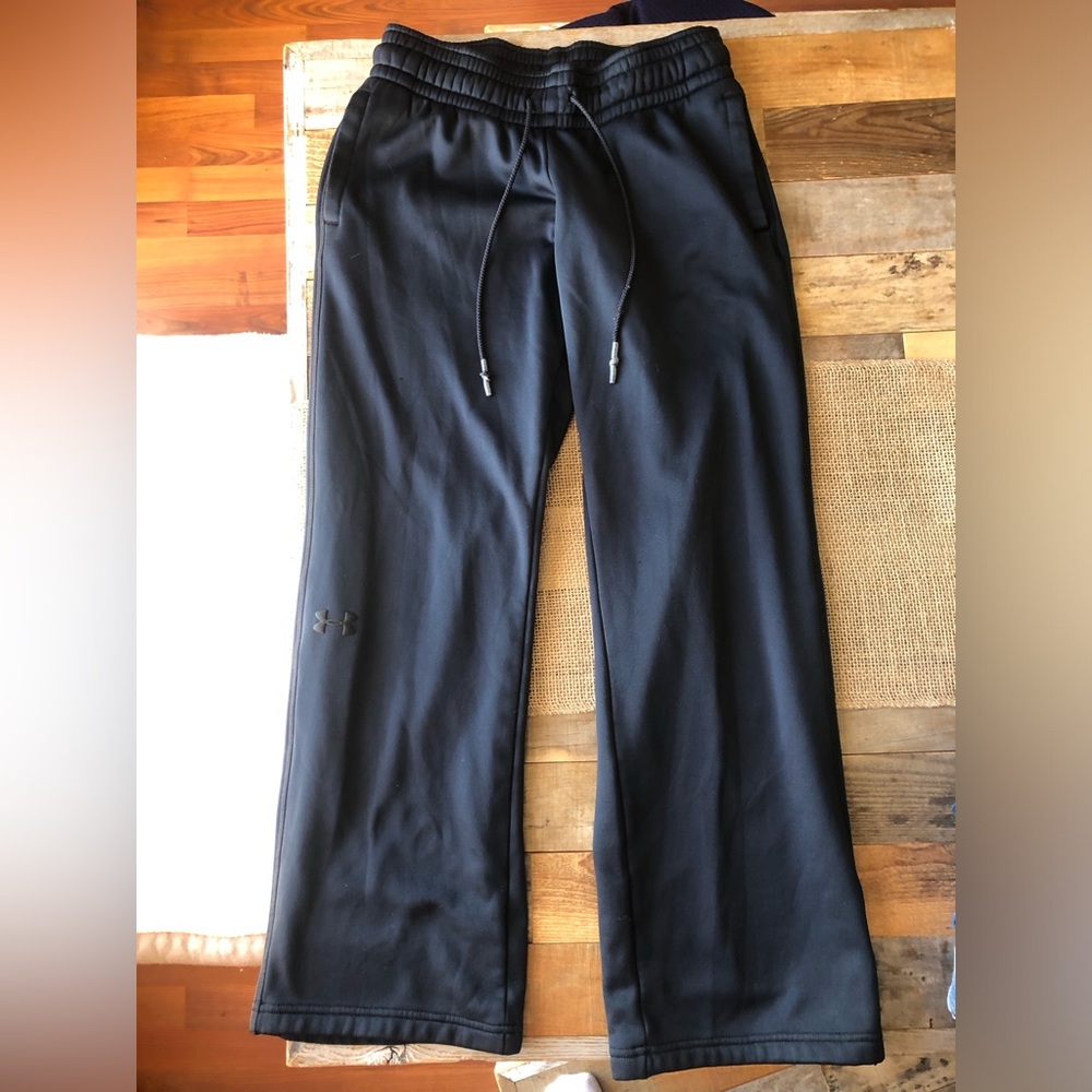 Under Armour Women’s Storm loose fit cold gear black sweatpants size sma…